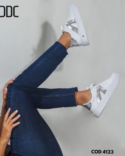 Sneaker