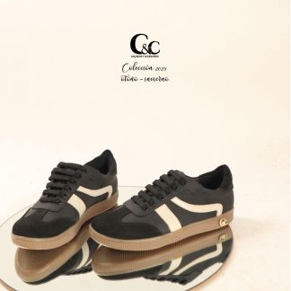 Sneaker