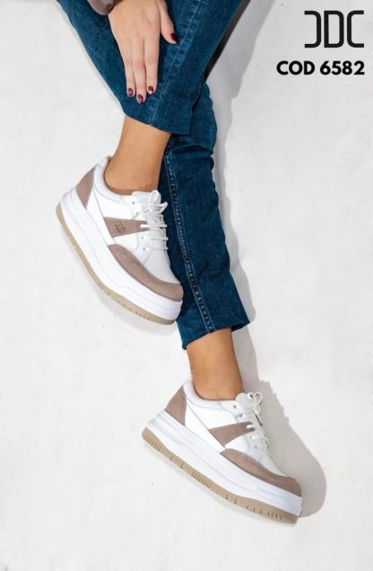 Sneaker