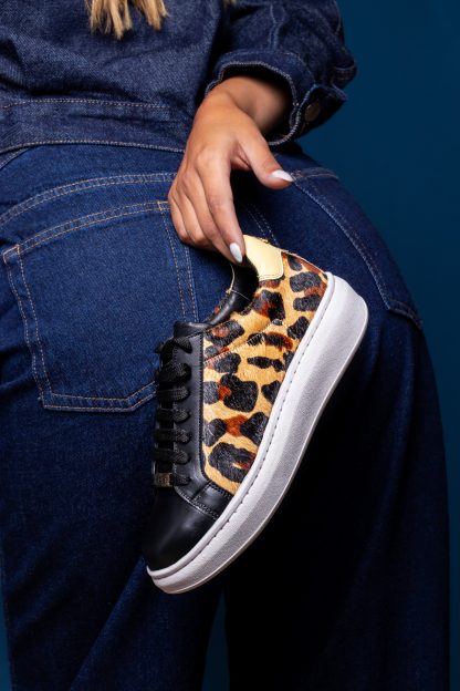 Sneaker