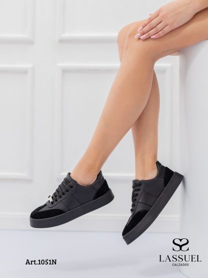 Sneaker