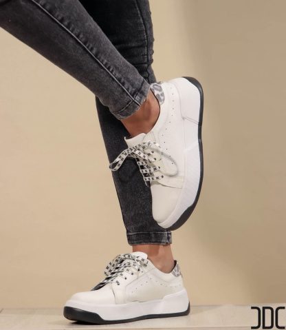 Sneaker