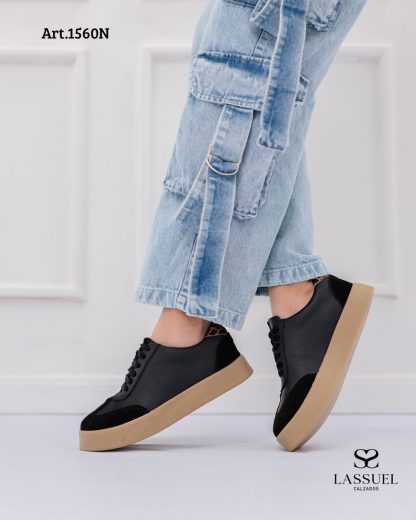 Sneaker